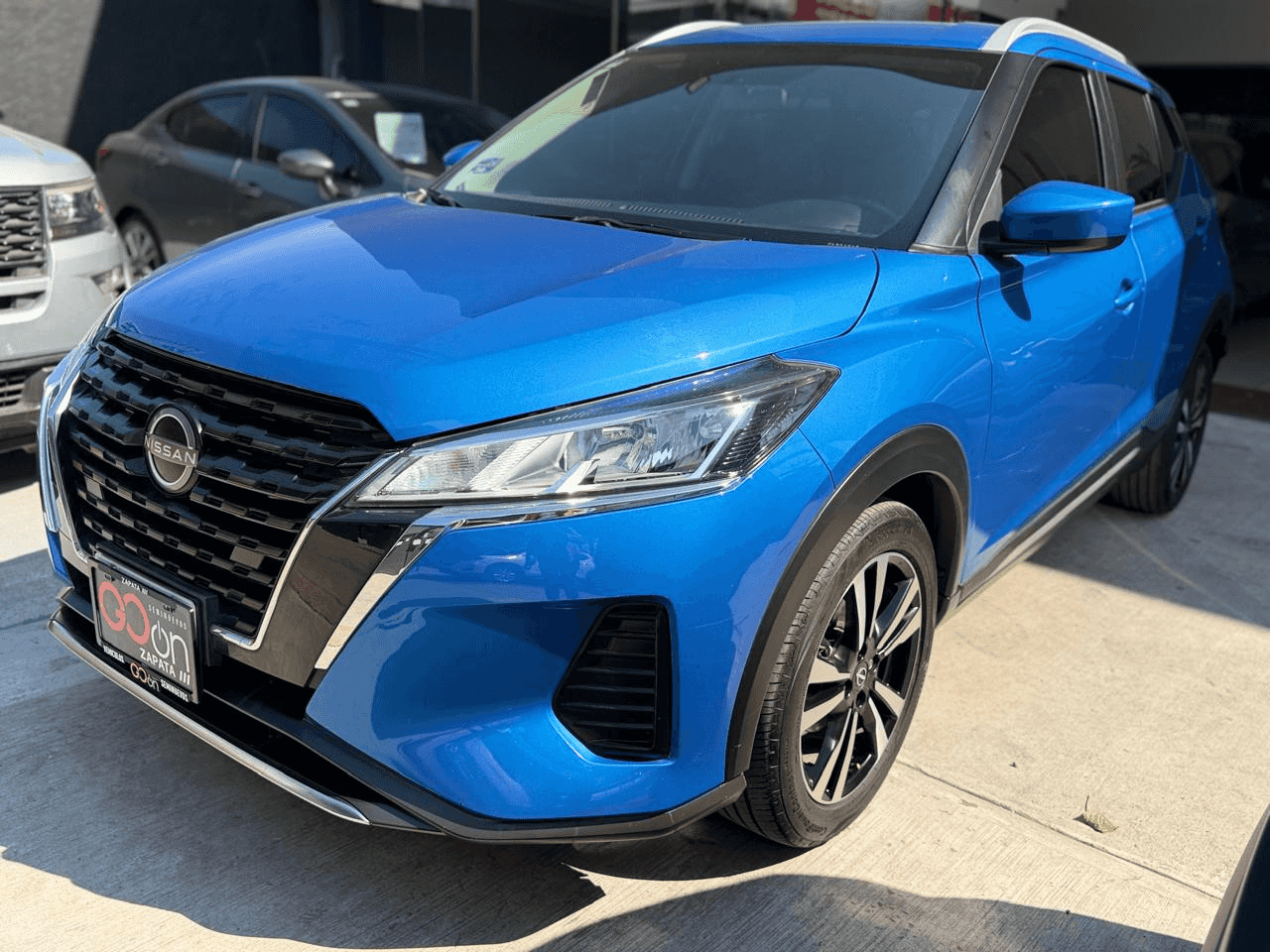 KICKS ADVANCE CVT GRIS