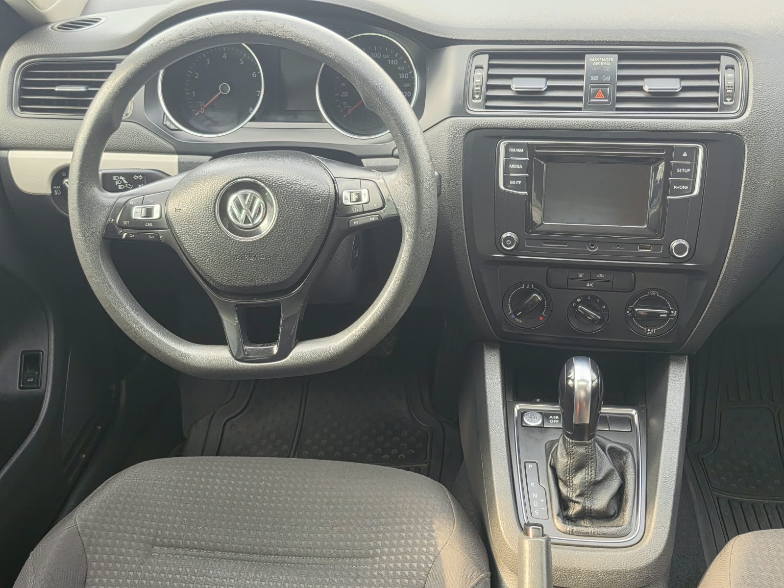 3VW2W2AJ1JM218633