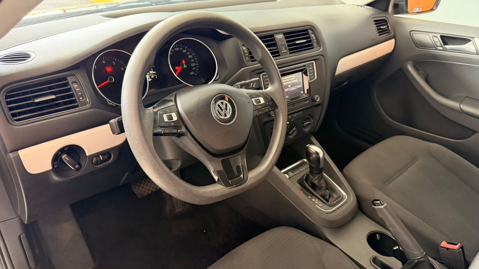 3VW2W2AJ3JM233912
