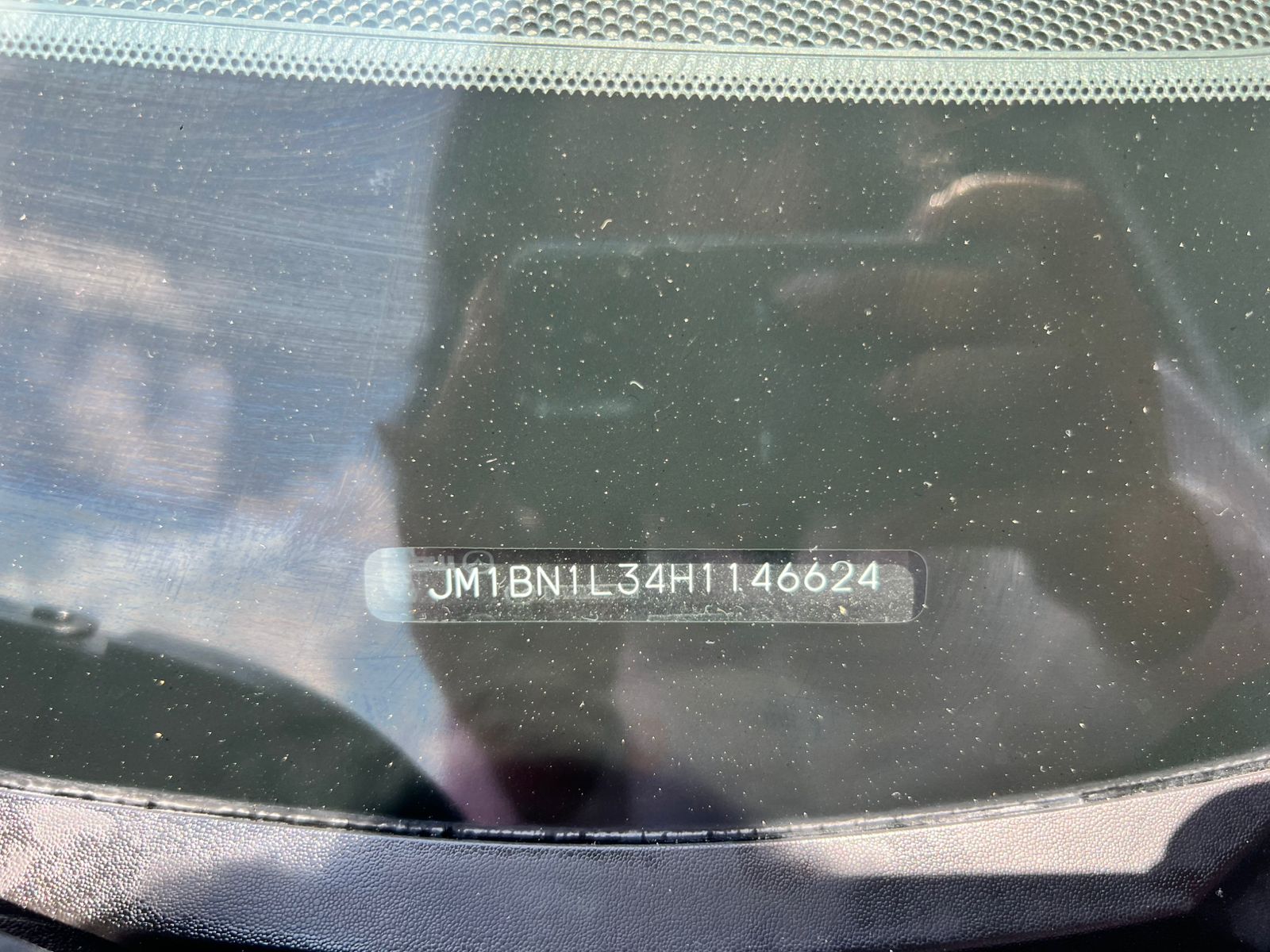 JM1BN1L34H1146624