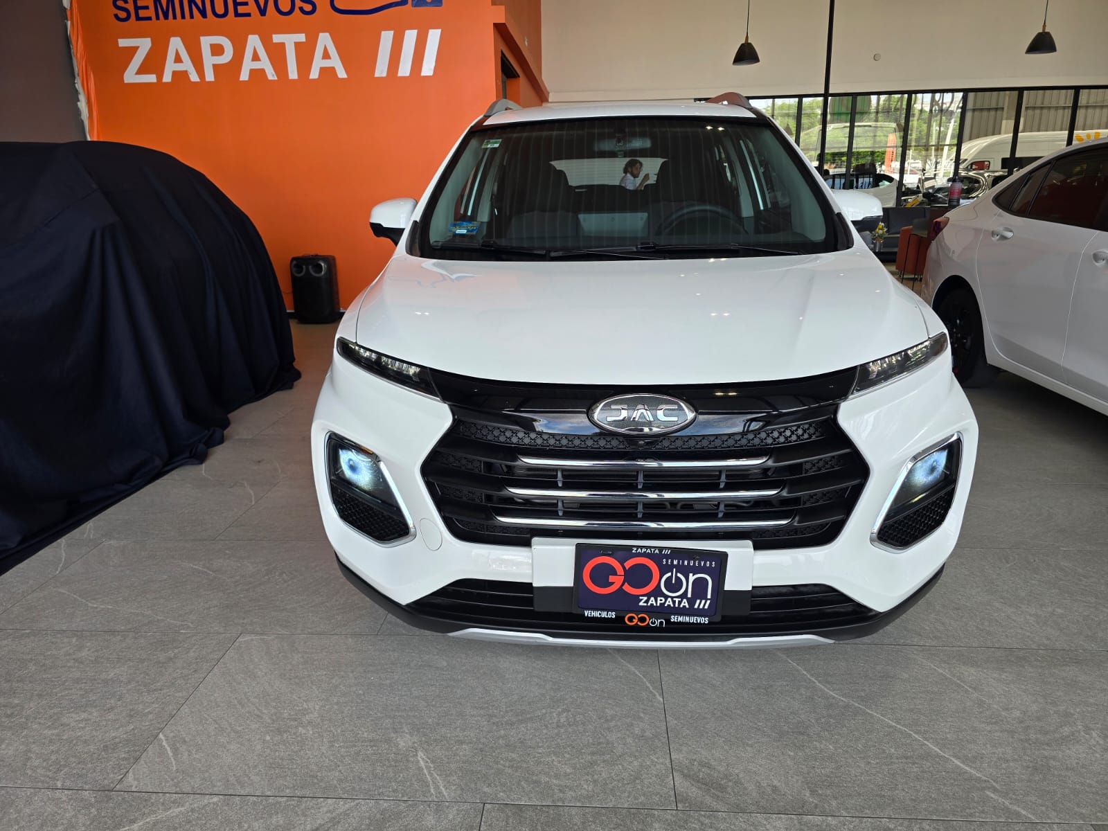 LJ12EKR28R4701638