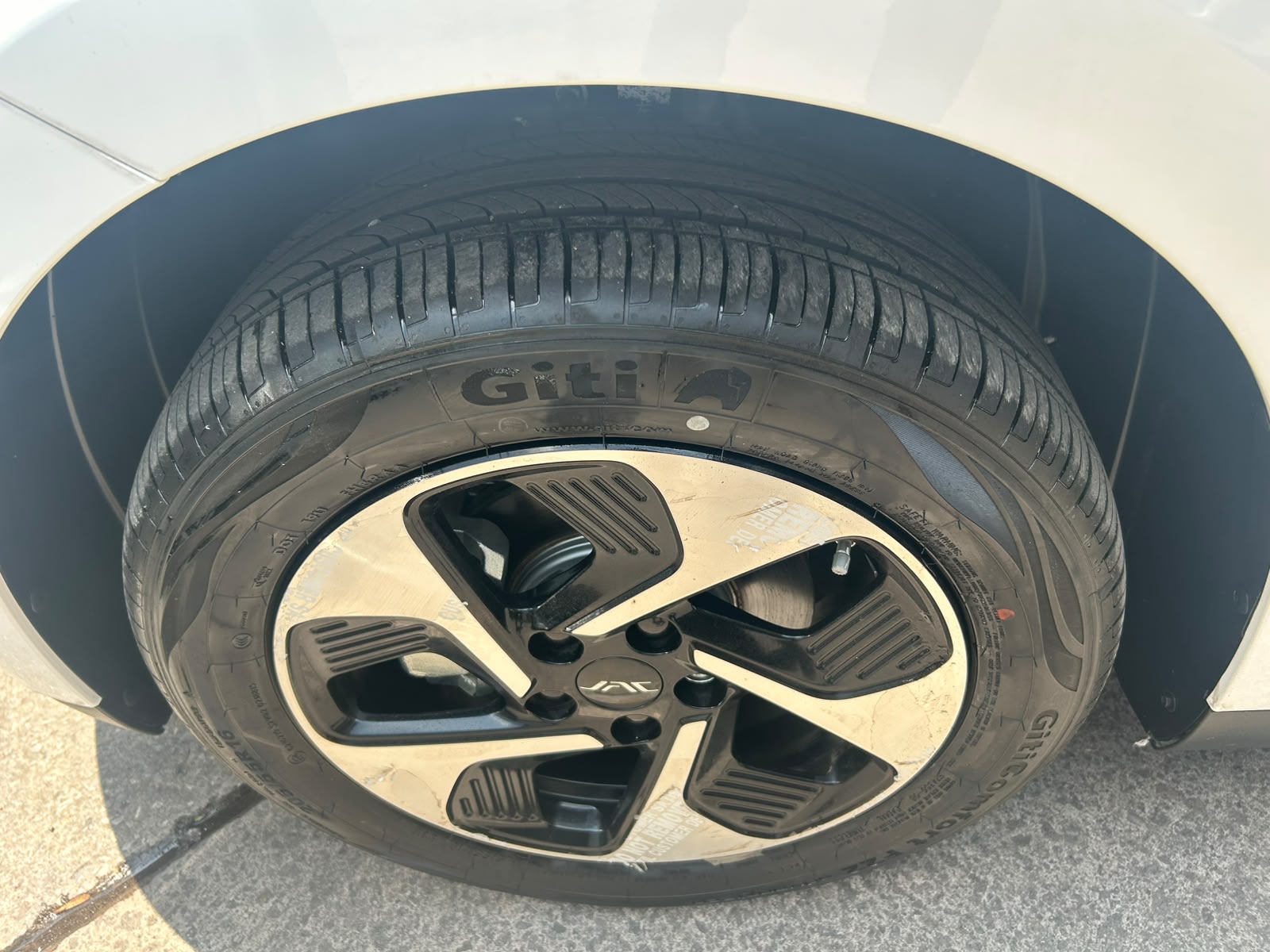LJ1EEKSP9S7402070