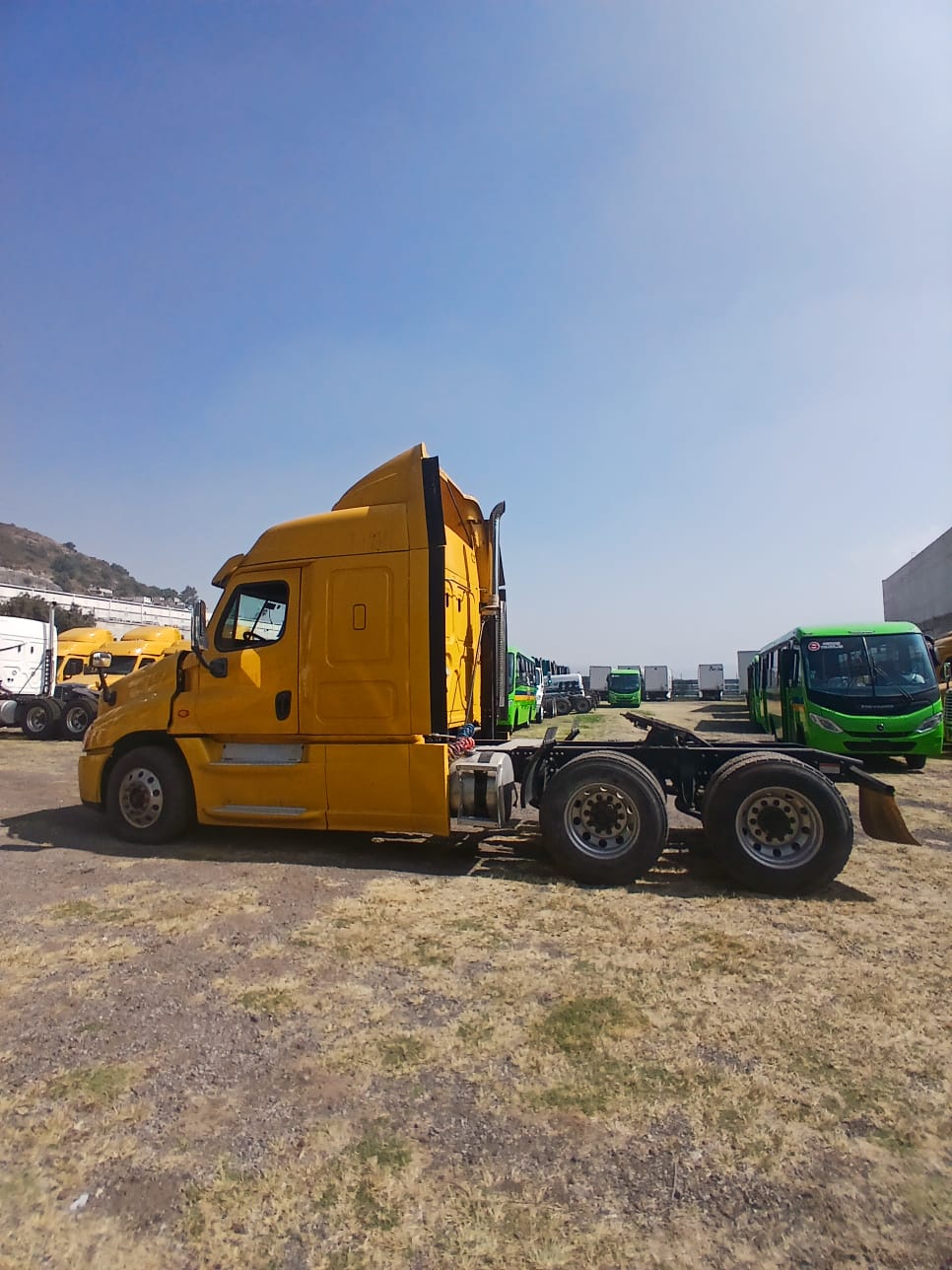 1 CASCADIA 125 miniatura 6