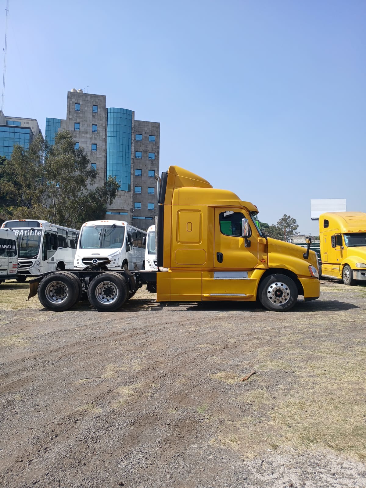 1 CASCADIA 125 miniatura 5